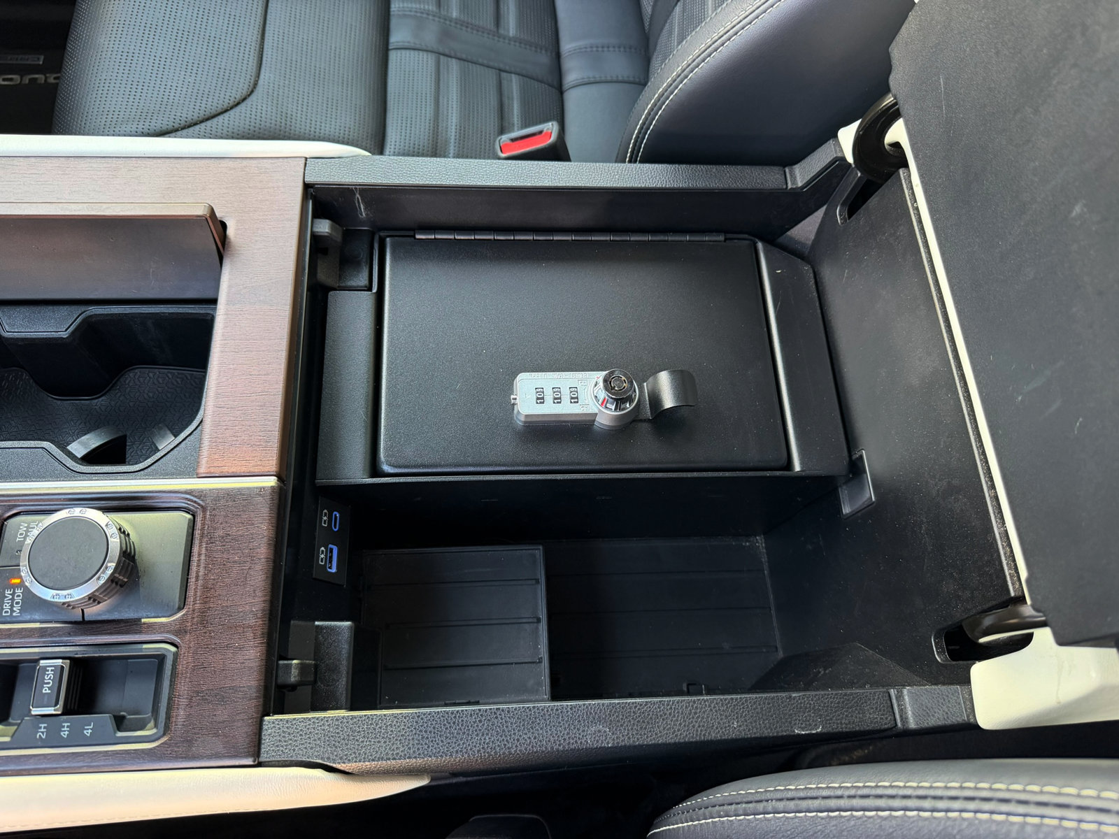 Used 2023 Toyota Sequoia Capstone AWD/4WD image 20