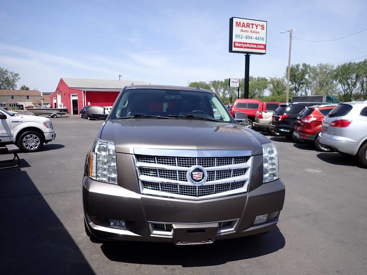 Used 2014 Cadillac Escalade ESV Platinum AWD/4WD image 2