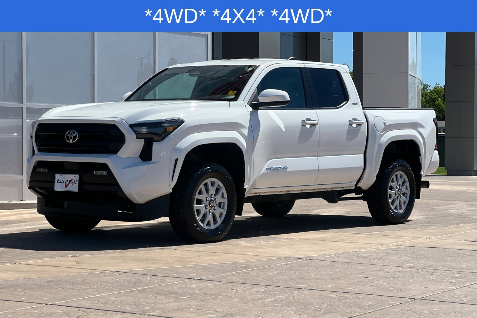 Certified 2024 Toyota Tacoma SR5 AWD/4WD image 10