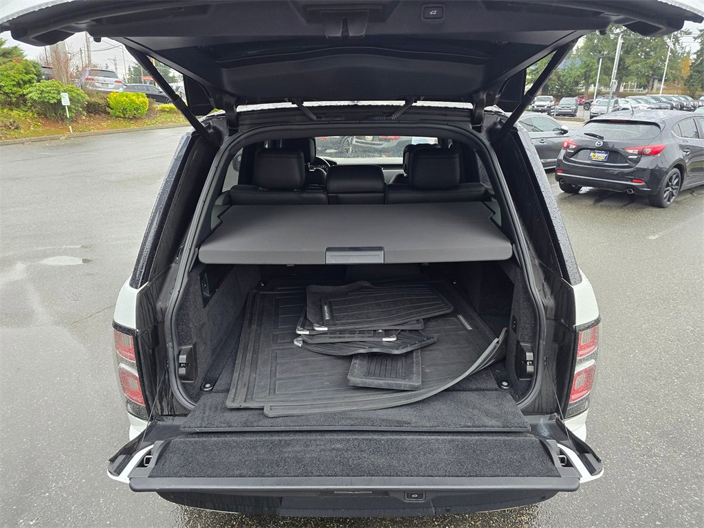 Used 2018 Land Rover Range Rover image 18