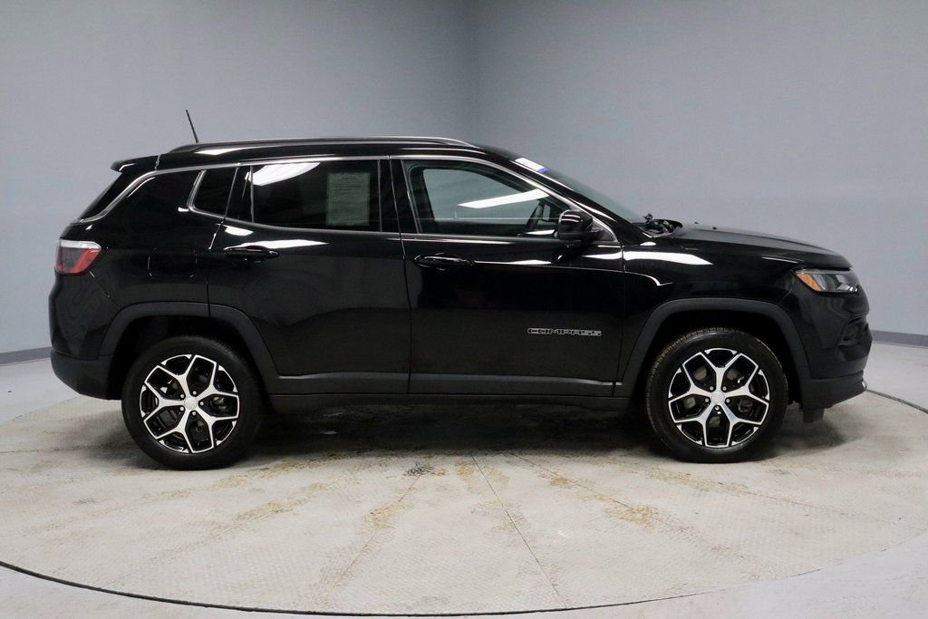 Used 2024 Jeep Compass Limited image 12