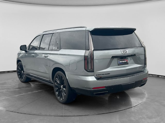 Used 2026 Cadillac Escalade ESV Platinum Sport w/ LPO, ONYX Package AWD/4WD image 5