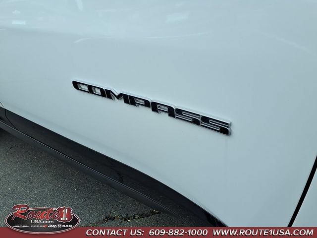 Used 2025 Jeep Compass Limited w/ Elite Group AWD/4WD image 11