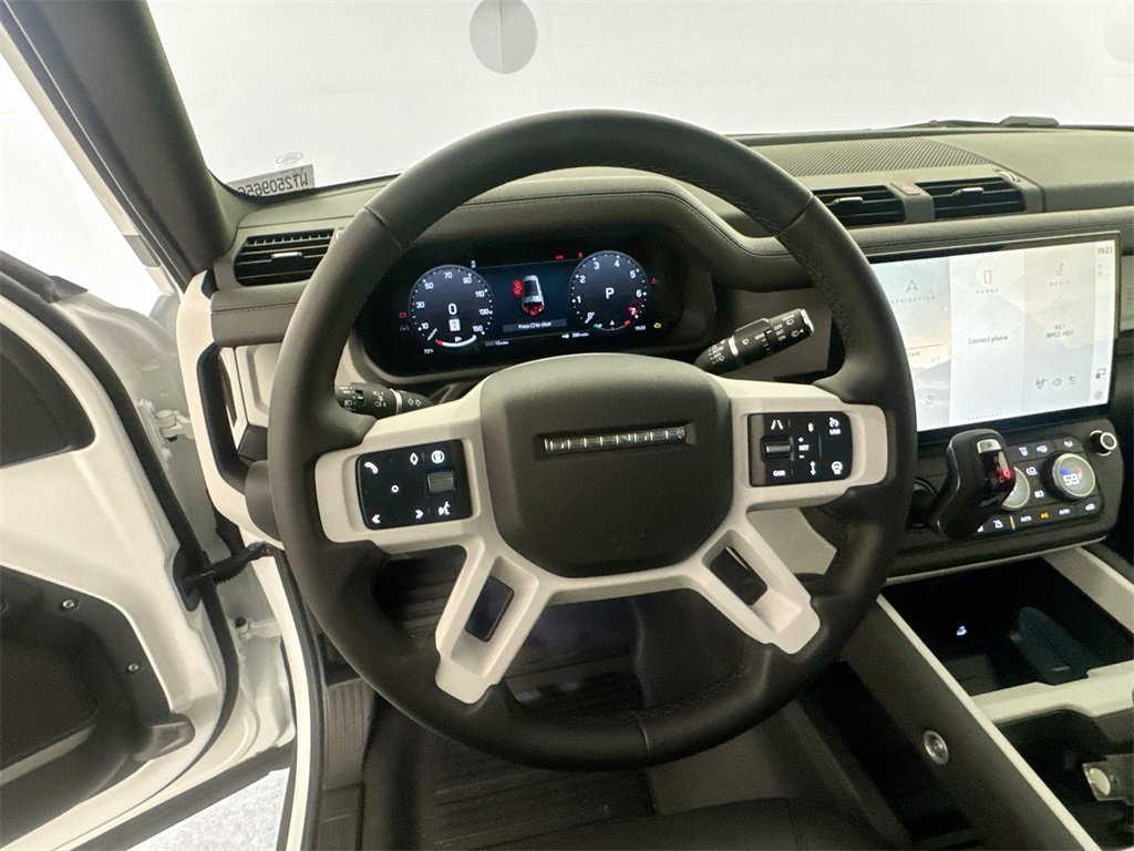 New 2026 Land Rover Defender 130 X-Dynamic SE image 11