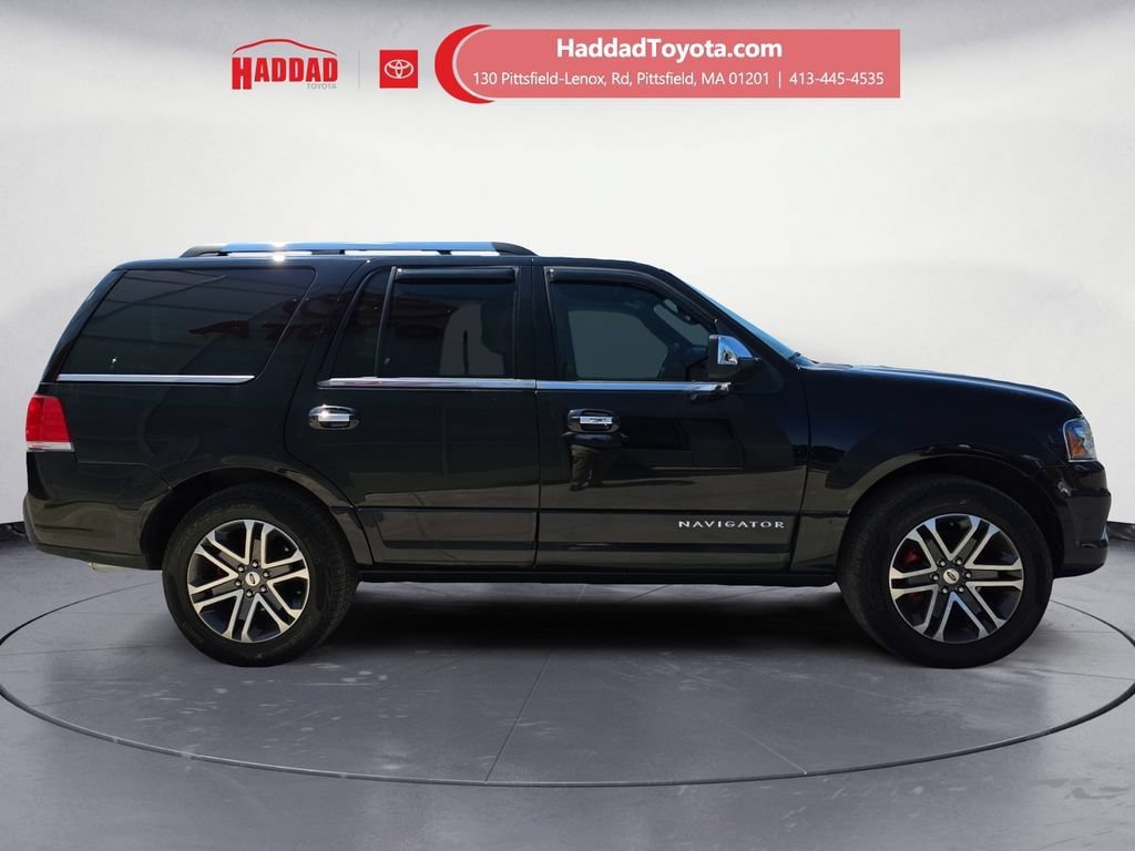 Used 2017 Lincoln Navigator Reserve AWD/4WD image 7