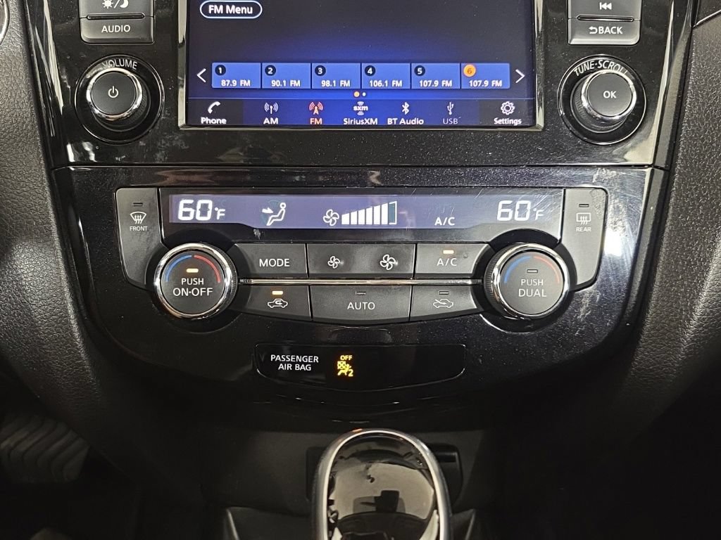 Used 2021 Nissan Rogue Sport SV AWD/4WD image 19