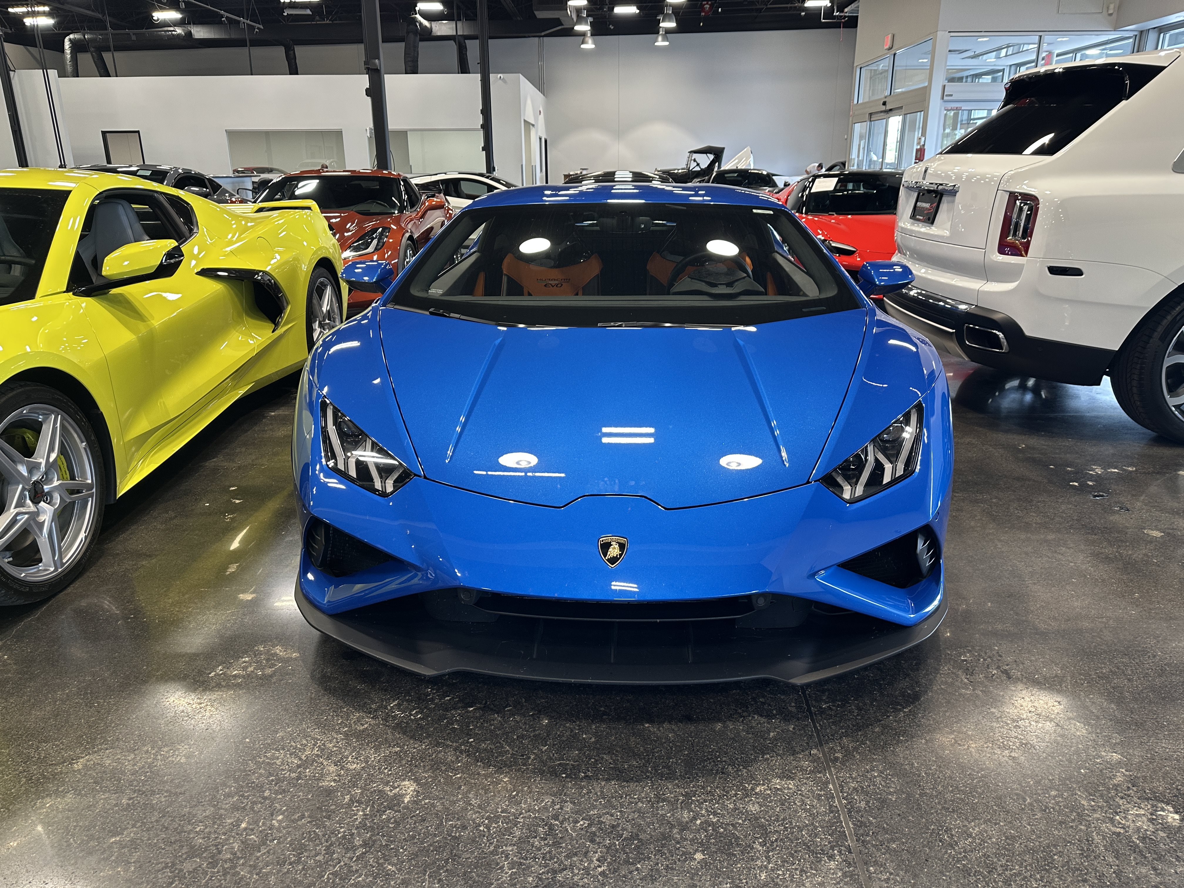 Used 2020 Lamborghini Huracan EVO RWD image 3