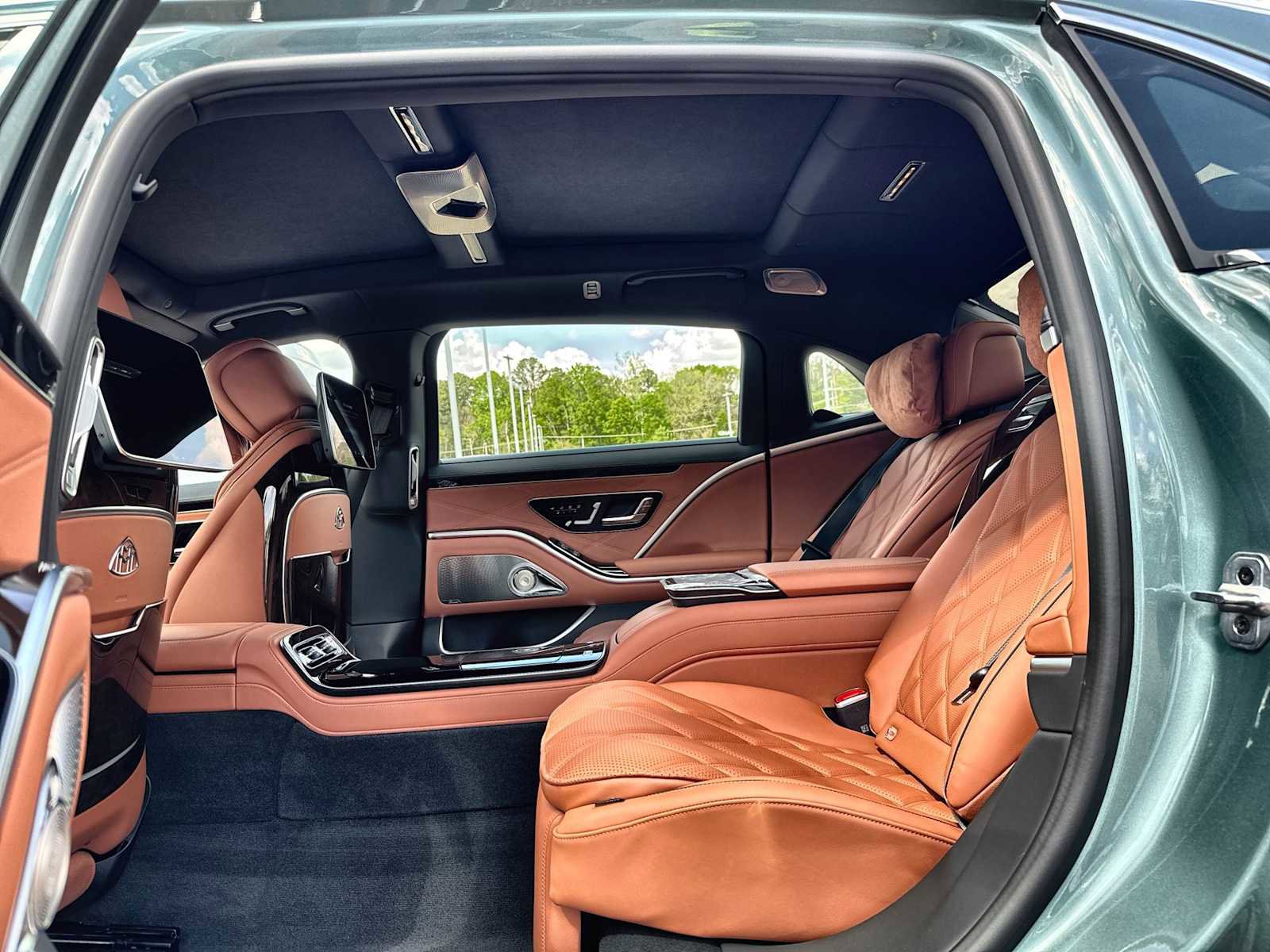 New 2026 Mercedes-Benz Maybach S 580 4MATIC image 4