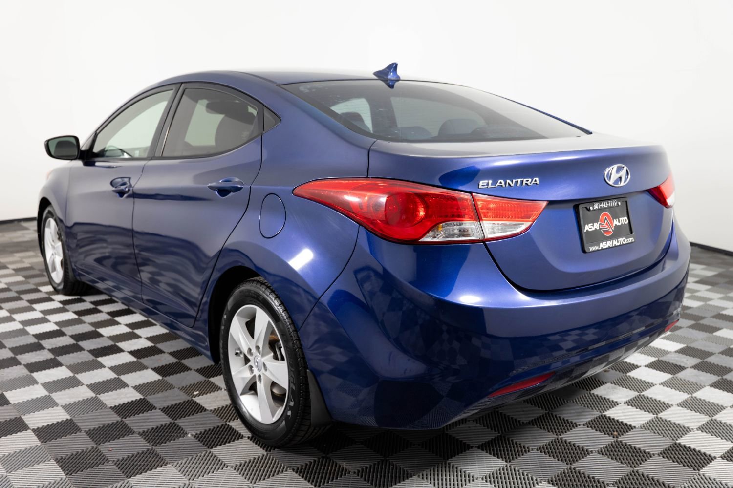 Used 2013 Hyundai Elantra GLS w/ Preferred Pkg FWD image 4