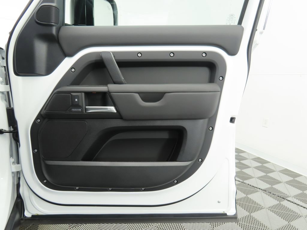 New 2025 Land Rover Defender 130 V8 image 26