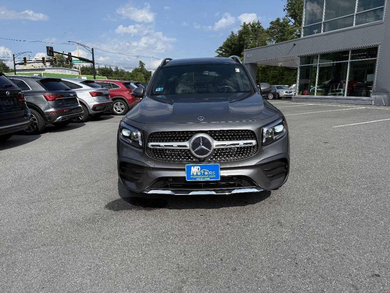Used 2021 Mercedes-Benz GLB 250 4MATIC image 3