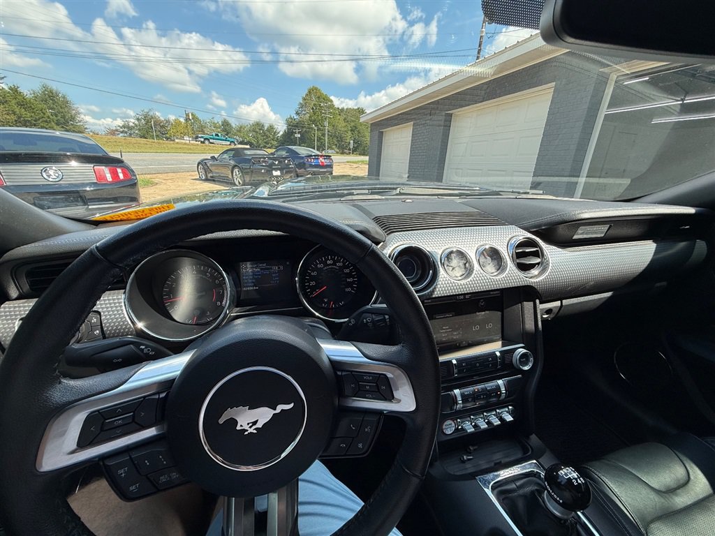 Used 2015 Ford Mustang GT RWD image 11