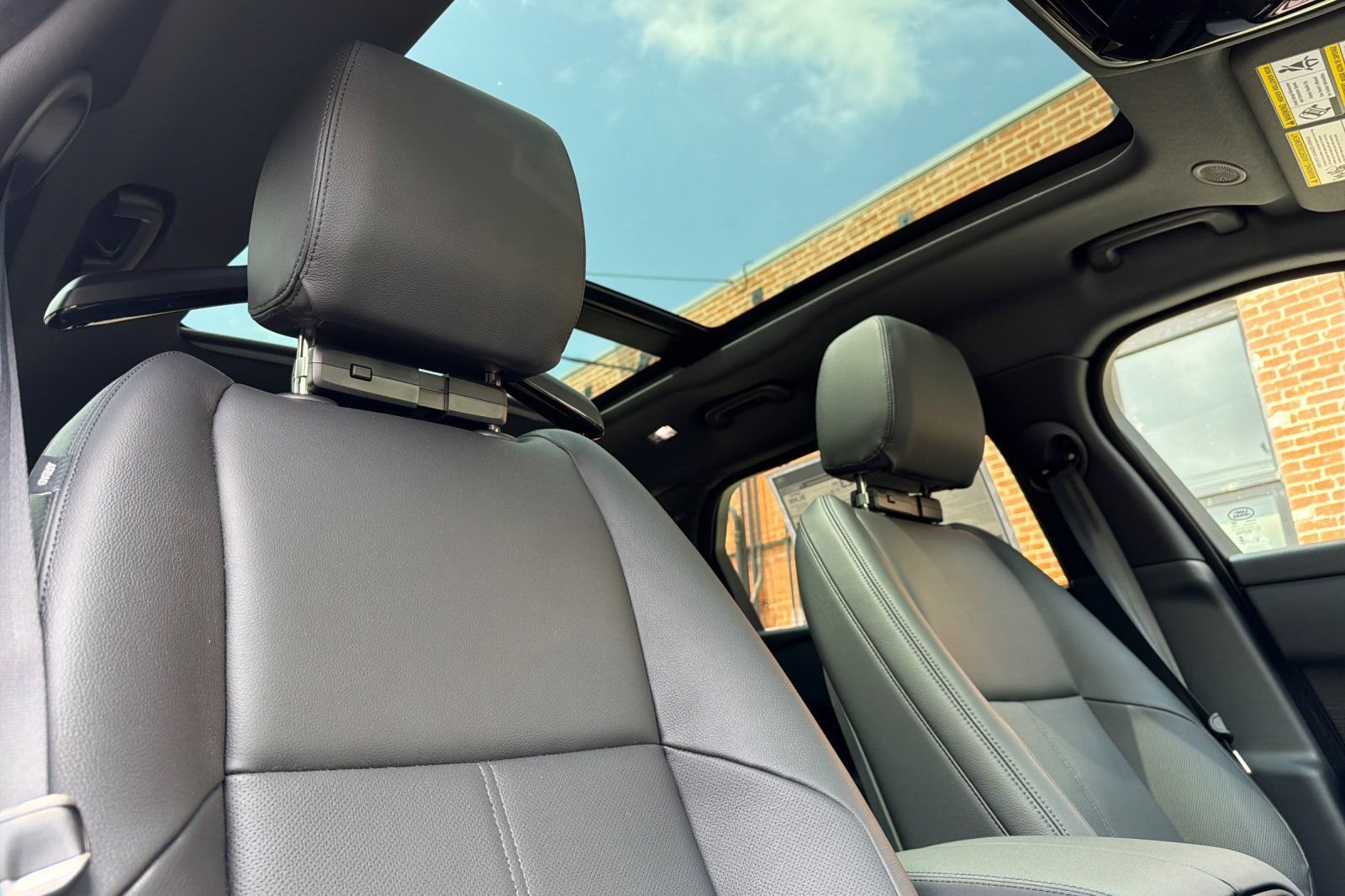 New 2026 Land Rover Range Rover Velar S AWD/4WD image 22