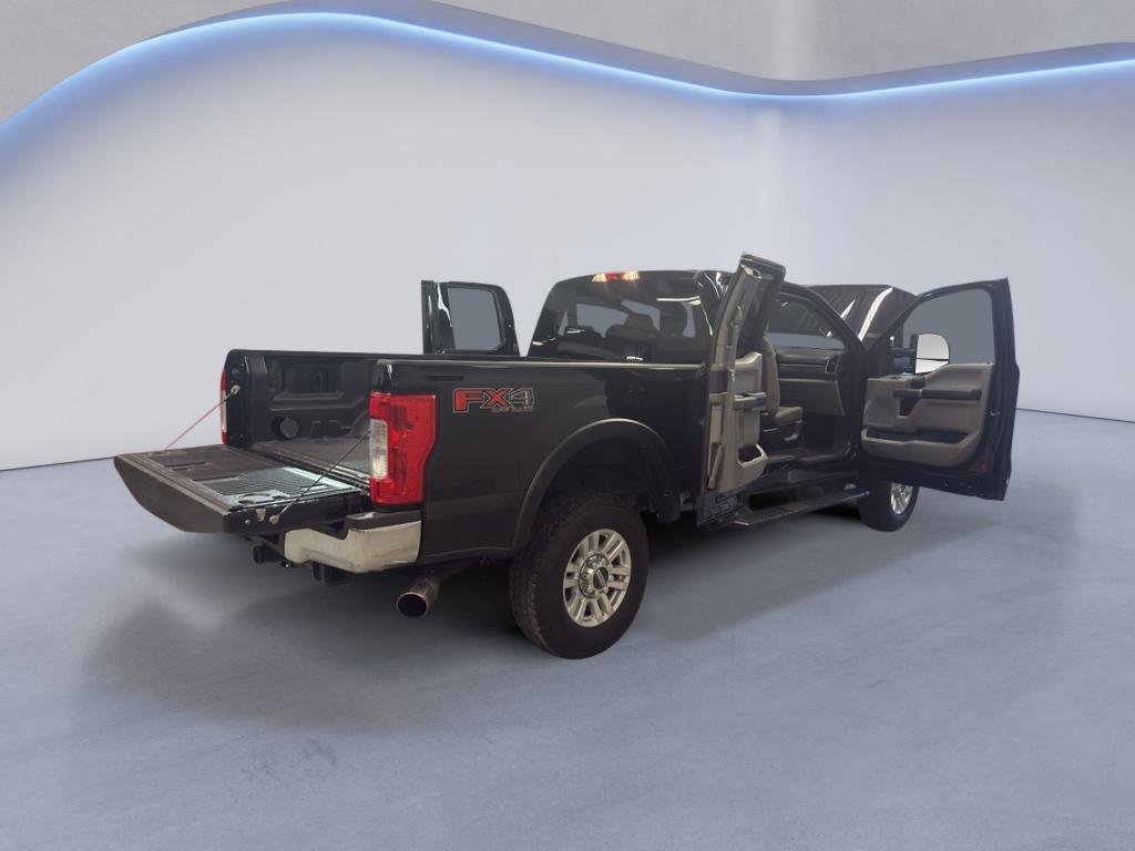 Used 2017 Ford F250 XLT w/ FX4 Off-Road Package image 13