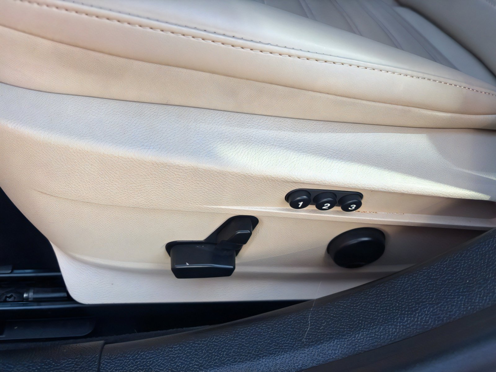 Used 2023 Alfa Romeo Giulia w/ Quick Order Package 22Z Lusso image 13