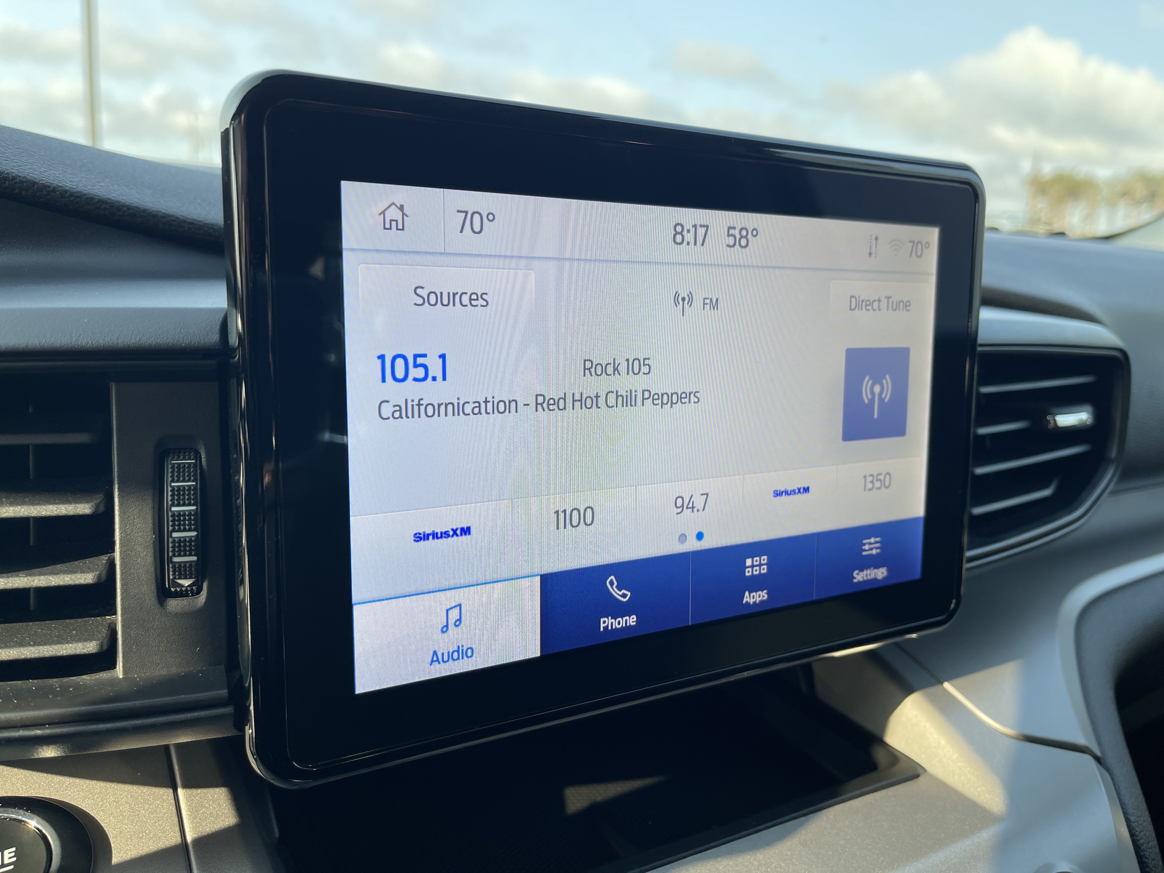Used 2023 Ford Explorer XLT AWD/4WD image 18