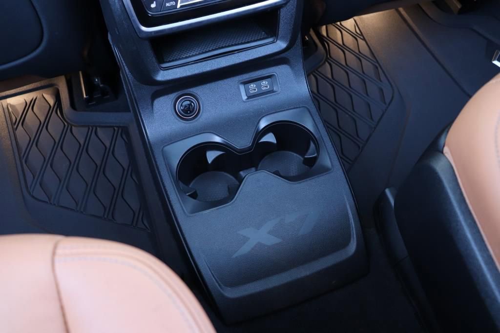 Used 2021 BMW X7 xDrive40i w/ M Sport Package image 70