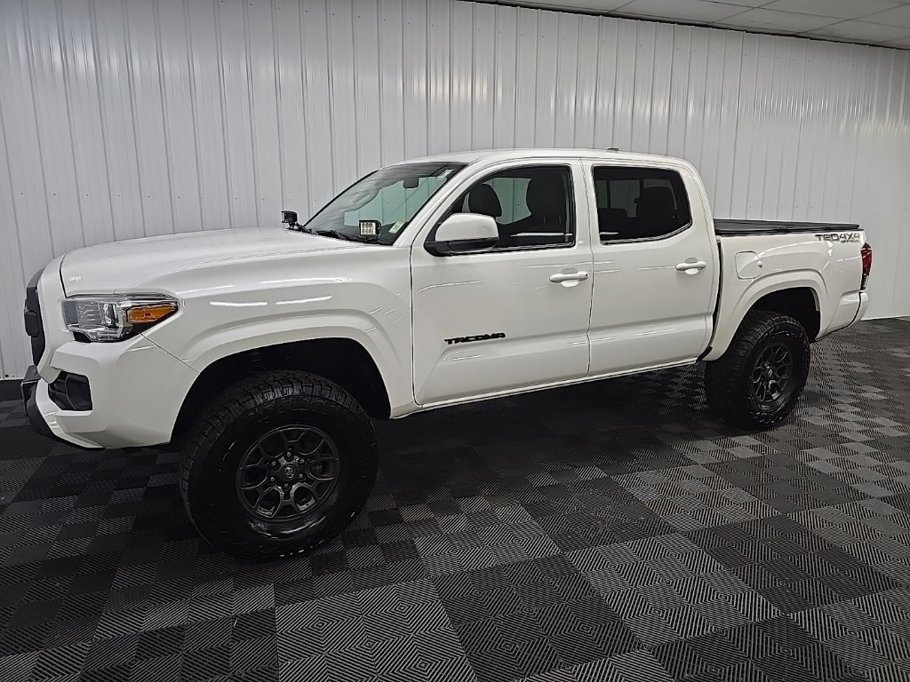 Used 2022 Toyota Tacoma SR AWD/4WD image 6