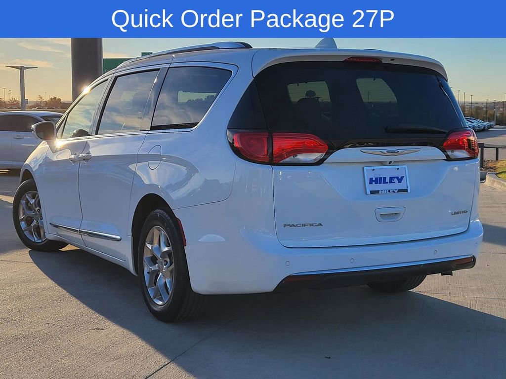 Used 2018 Chrysler Pacifica Limited image 3