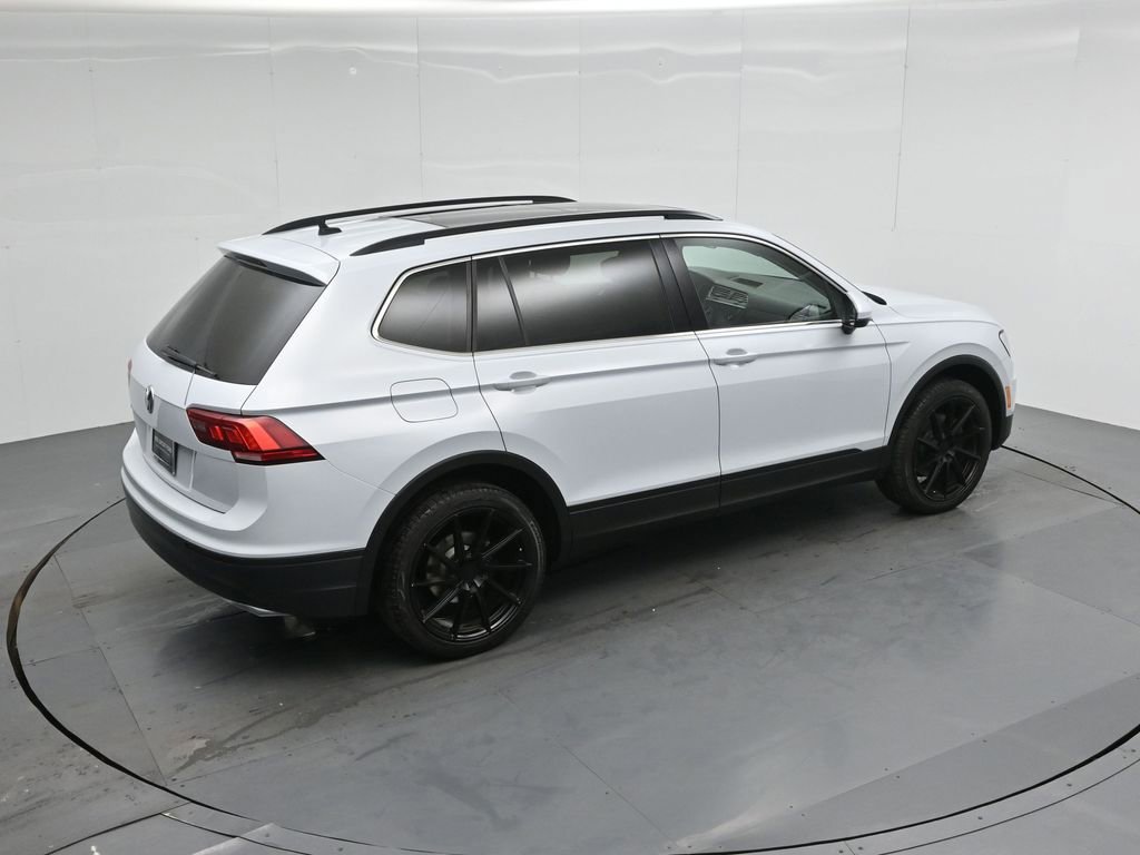 Used 2019 Volkswagen Tiguan SE w/ Panoramic Sunroof Package image 40