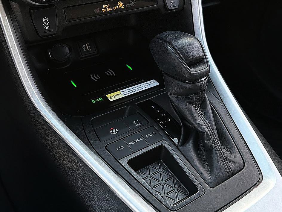 Used 2024 Toyota RAV4 XLE w/ Convenience Package image 17