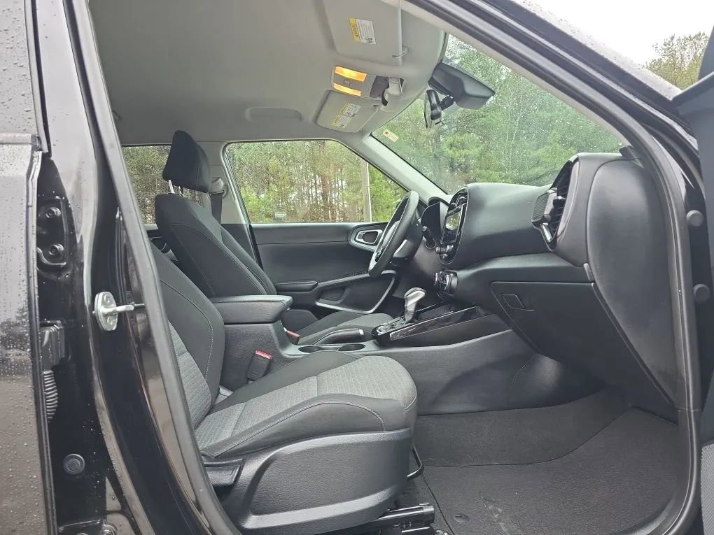 Used 2022 Kia Soul S FWD image 47