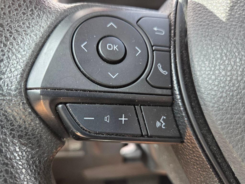 Used 2021 Toyota RAV4 XLE w/ Convenience Package FWD image 13