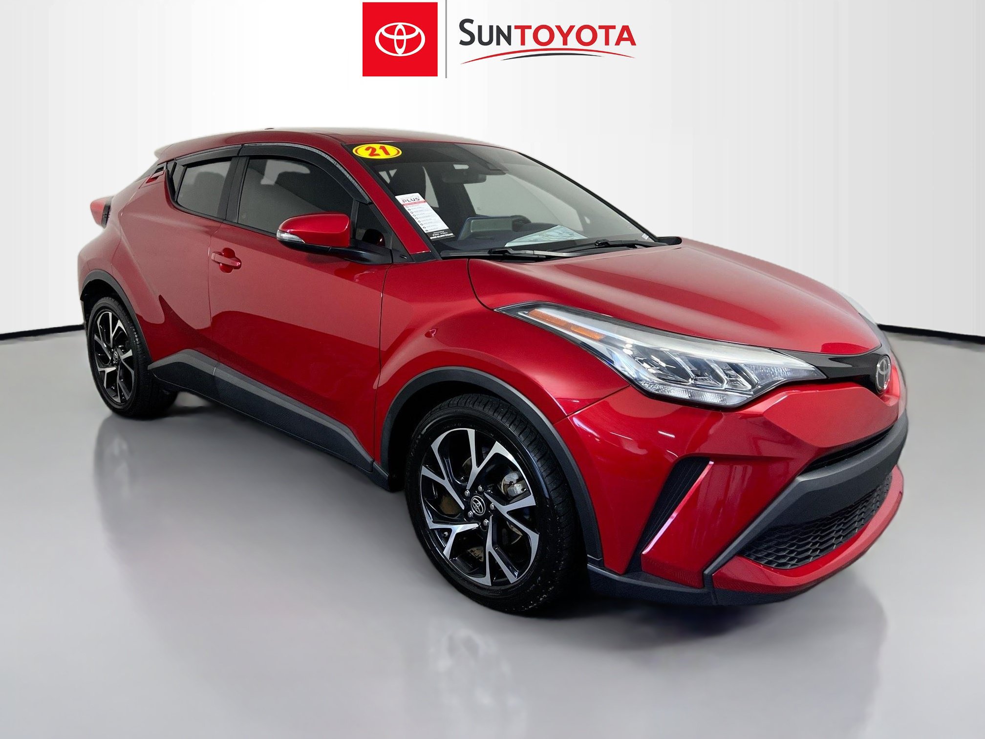 Used 2021 Toyota C-HR XLE FWD image 1