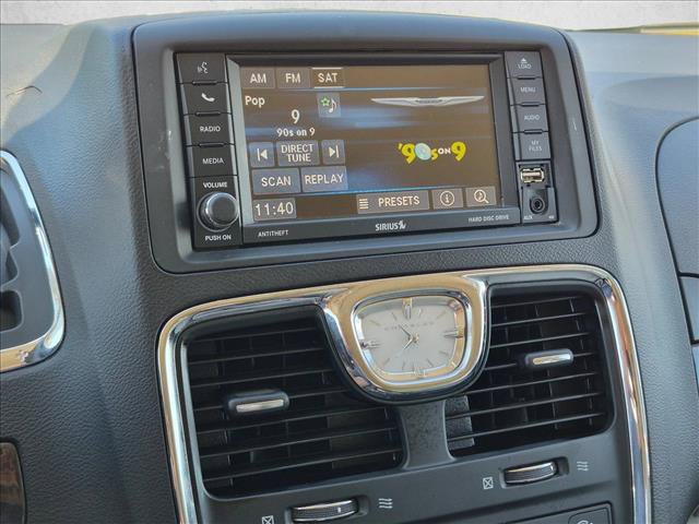 Used 2015 Chrysler Town & Country LX FWD image 12
