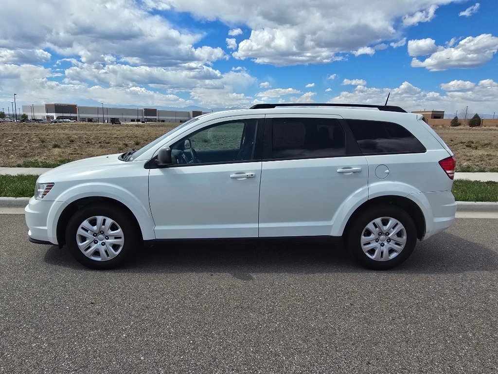 Used 2020 Dodge Journey SE image 2