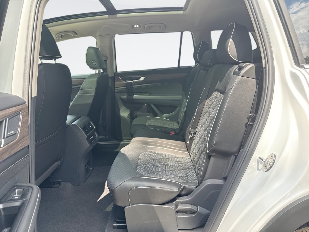 New 2026 Volkswagen Atlas SEL Premium R-Line AWD/4WD image 25