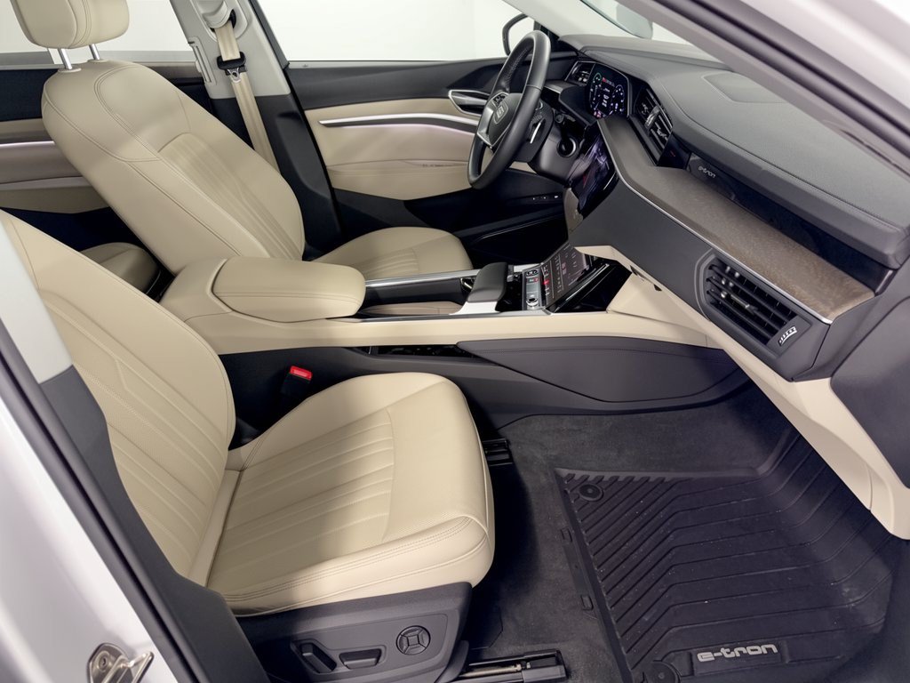 Used 2024 Audi Q8 e-tron Premium Plus AWD/4WD image 30