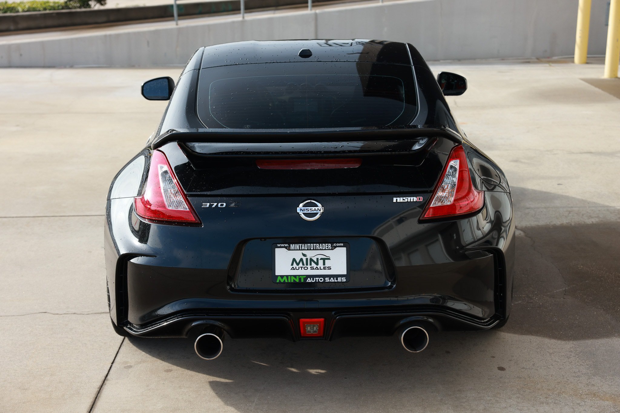 Used 2016 Nissan 370Z NISMO RWD image 13