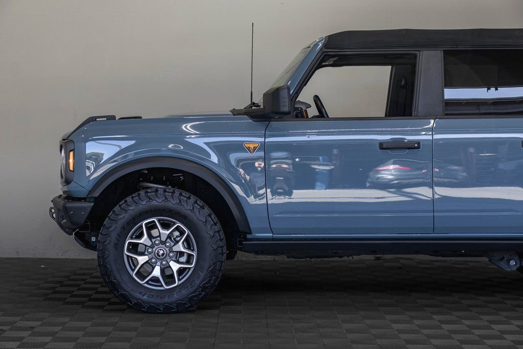 Used 2022 Ford Bronco Badlands image 8