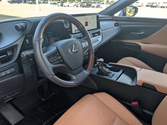 Used 2025 Lexus ES 300h w/ Technology Package FWD image 9