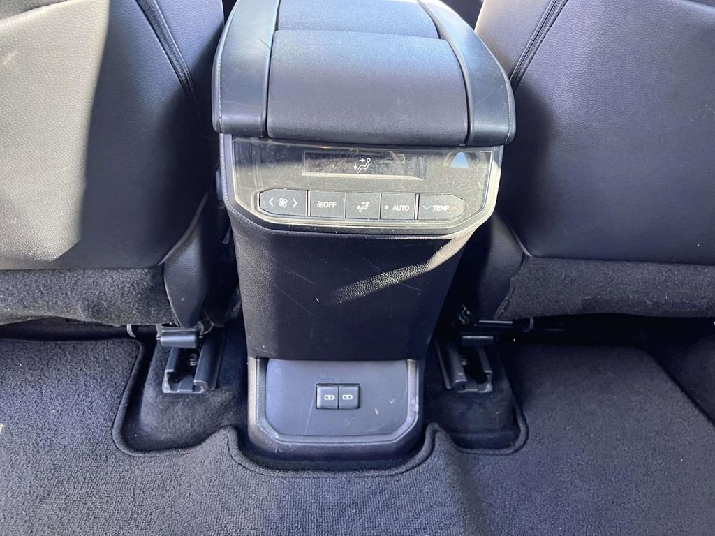 Used 2023 Toyota Highlander XLE image 23