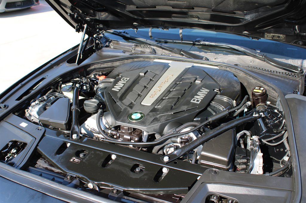 Used 2016 BMW 550i Sedan image 32