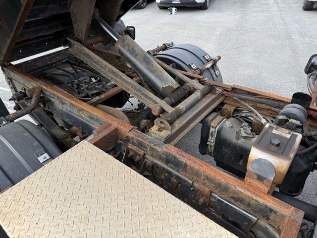 Certified 2017 Ford F550 4x4 Regular Cab Super Duty image 8