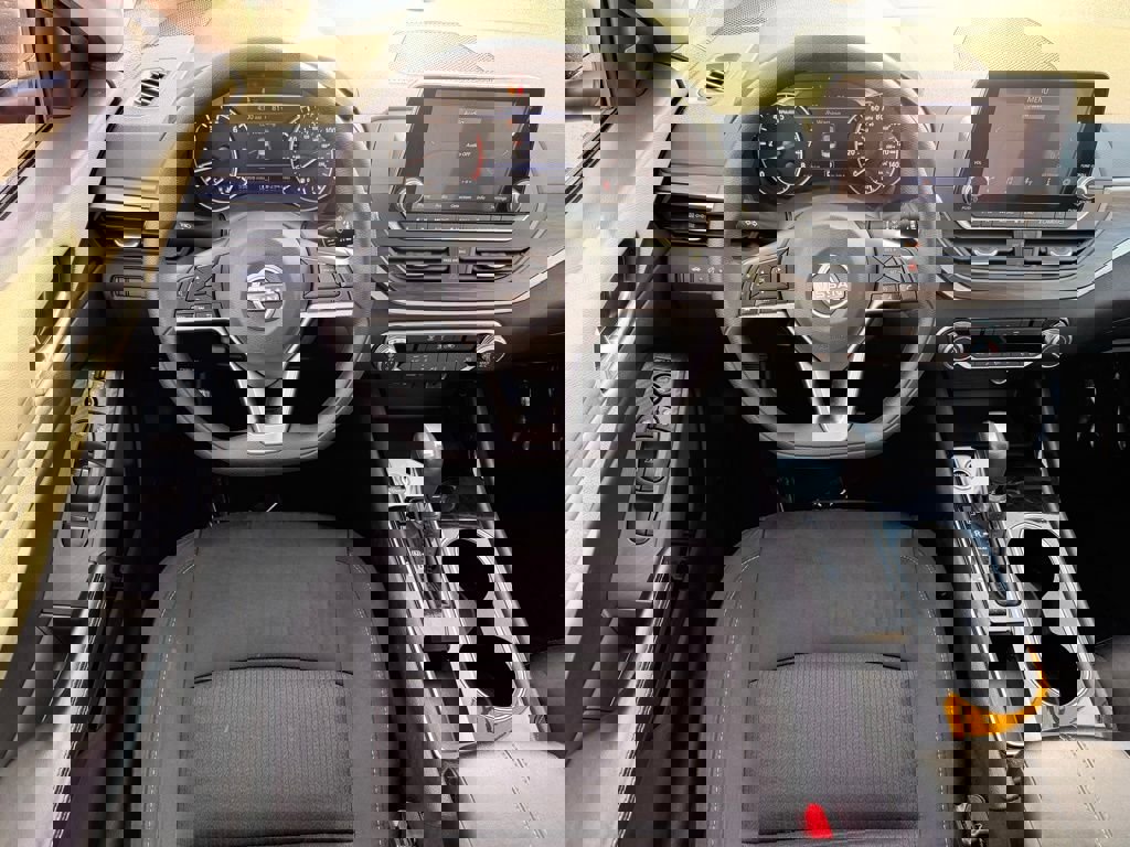 Used 2024 Nissan Altima 2.5 SV image 16