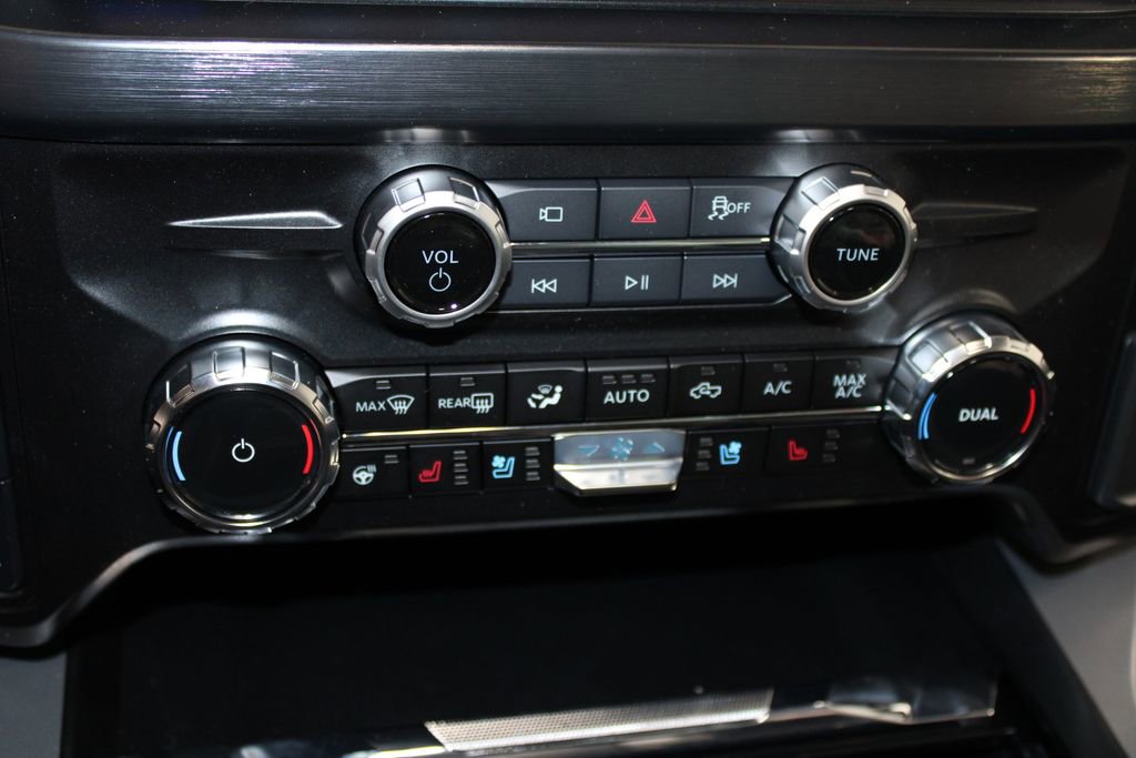 New 2026 Ford F250 Lariat w/ Black Appearance Package image 48