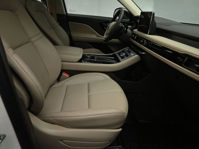 Used 2023 Lincoln Aviator AWD w/ Premium Package image 27