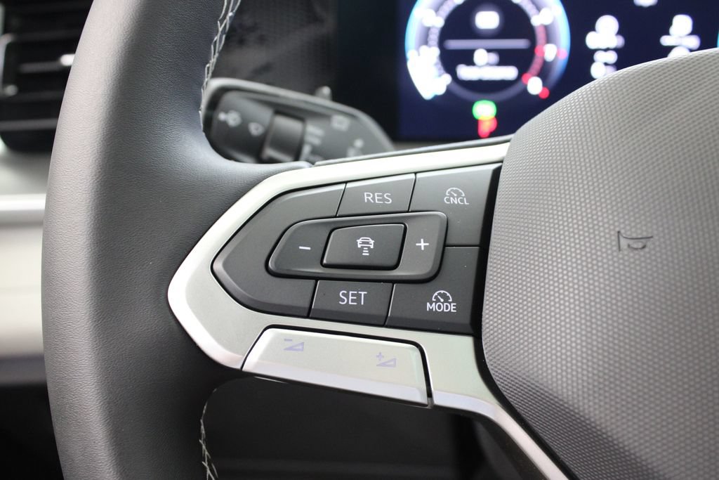 New 2026 Volkswagen Tiguan SE FWD image 25