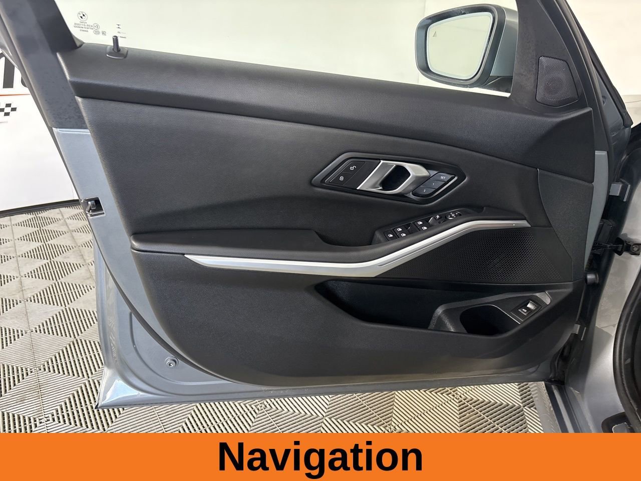 Used 2025 BMW 330i xDrive Sedan AWD/4WD image 9