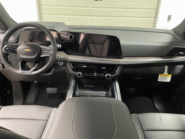 New 2026 Chevrolet Suburban Premier image 13