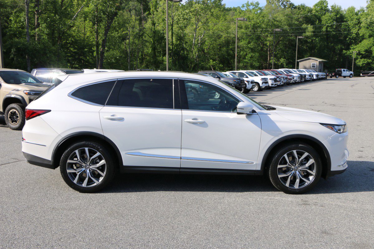 Used 2023 Acura MDX SH-AWD w/ Technology Package image 9