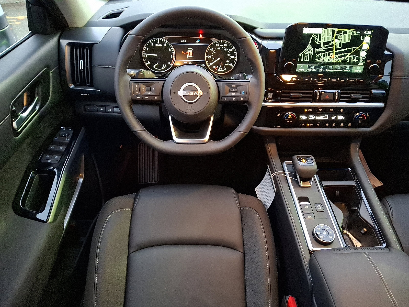 New 2025 Nissan Pathfinder SL image 7