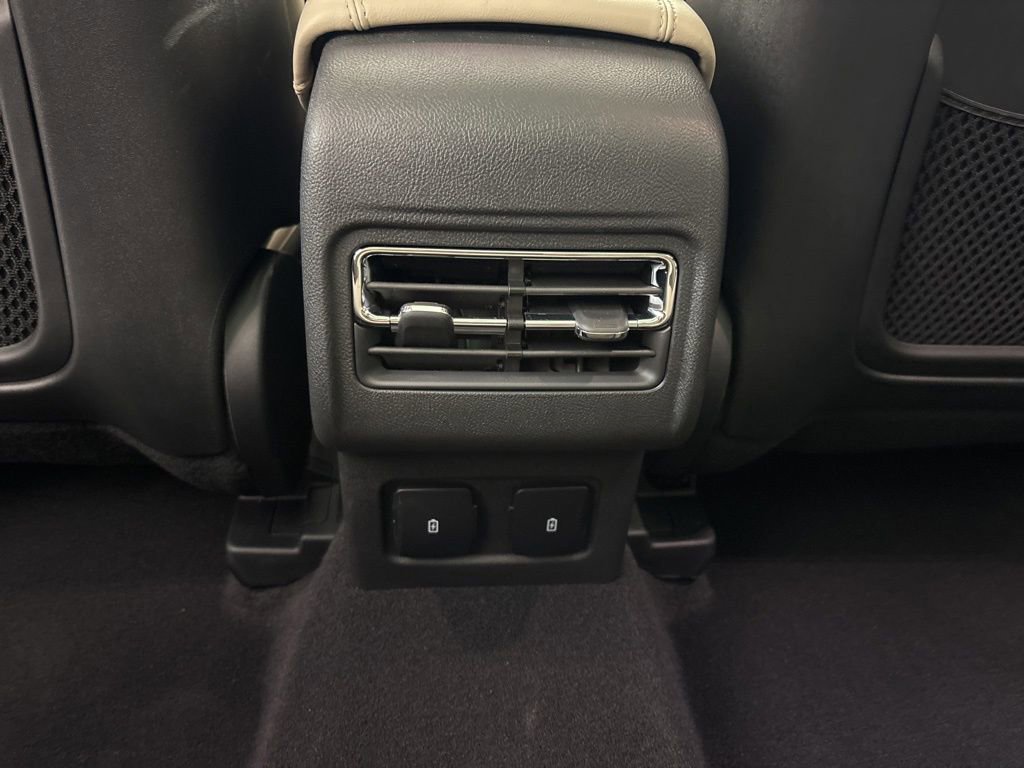 Used 2026 Lincoln Corsair Premiere image 23