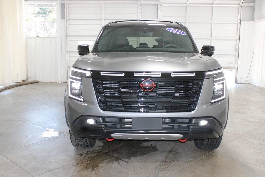 Used 2025 Nissan Armada PRO-4X AWD/4WD image 3
