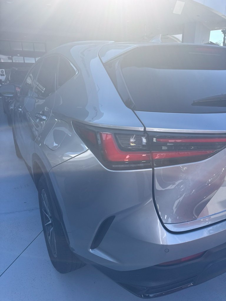 Used 2025 Lexus NX 250 FWD w/ Towing Package (2000 Lbs) image 8
