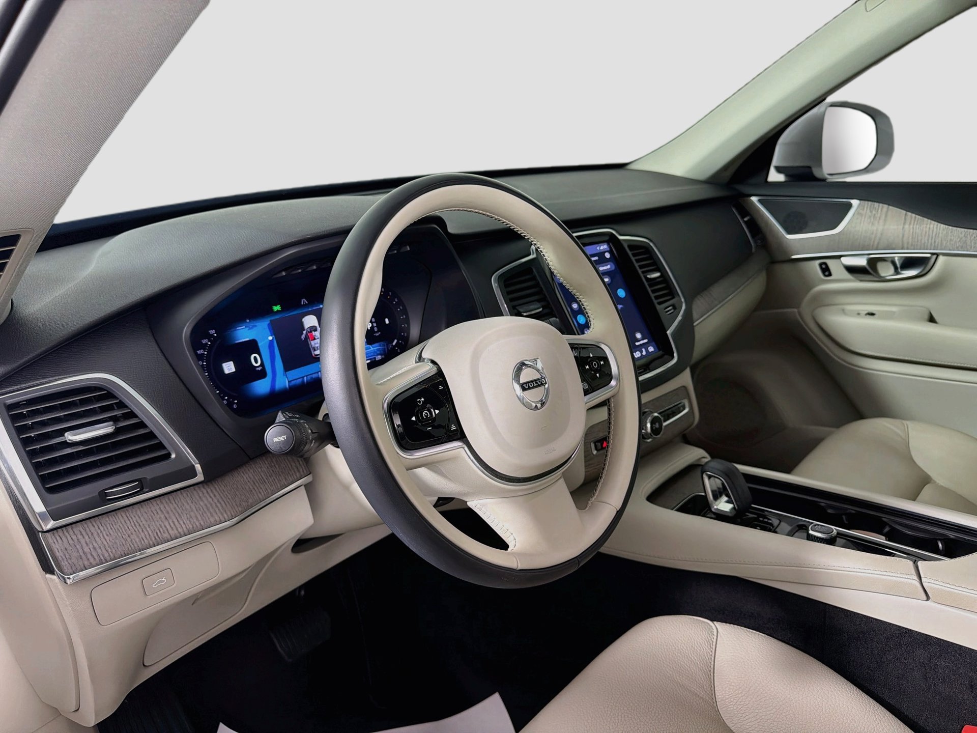 Certified 2023 Volvo XC90 B6 Core w/ Protection Package Premier AWD/4WD image 10